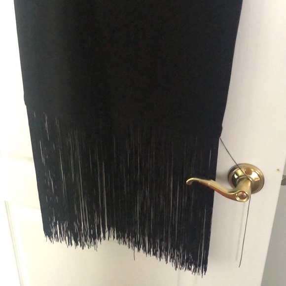 Black V neck dress with fringe - Picture 4 of 4